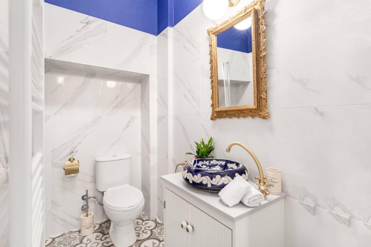 アテネCharming Mini-Palace In Colorful Exarhia Areaアパートメント エクステリア 写真
